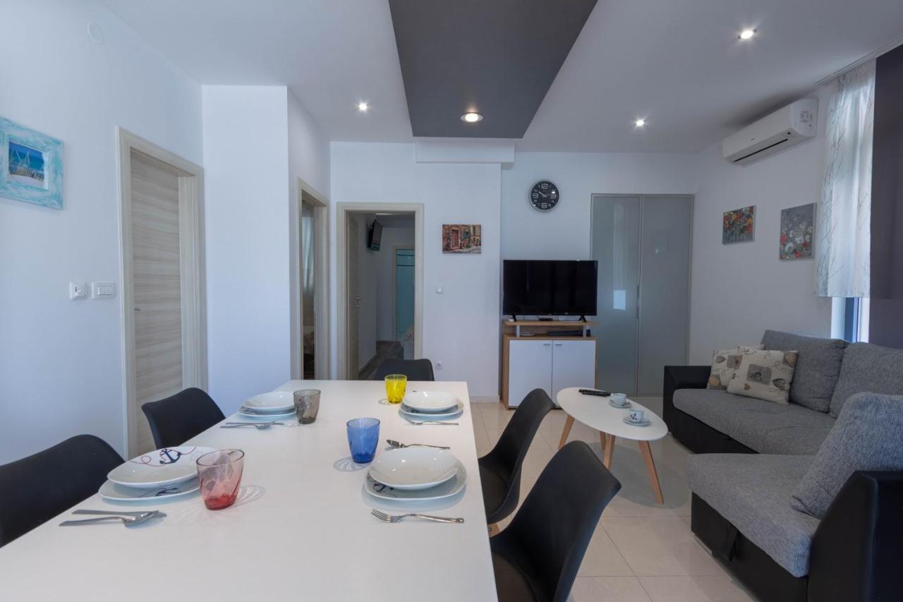 Apartman Dora Podstrana Buitenkant foto