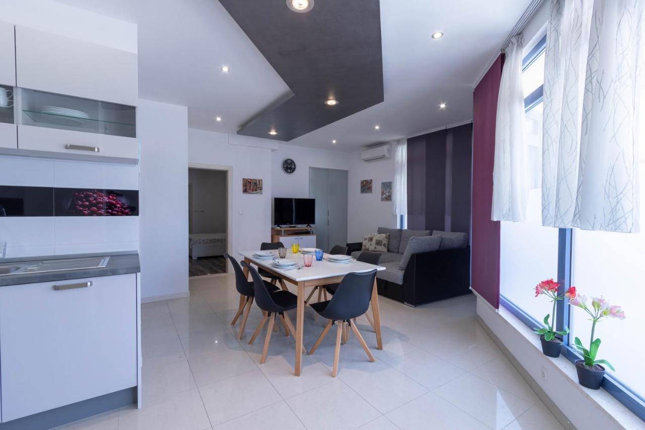 Apartman Dora Podstrana Buitenkant foto