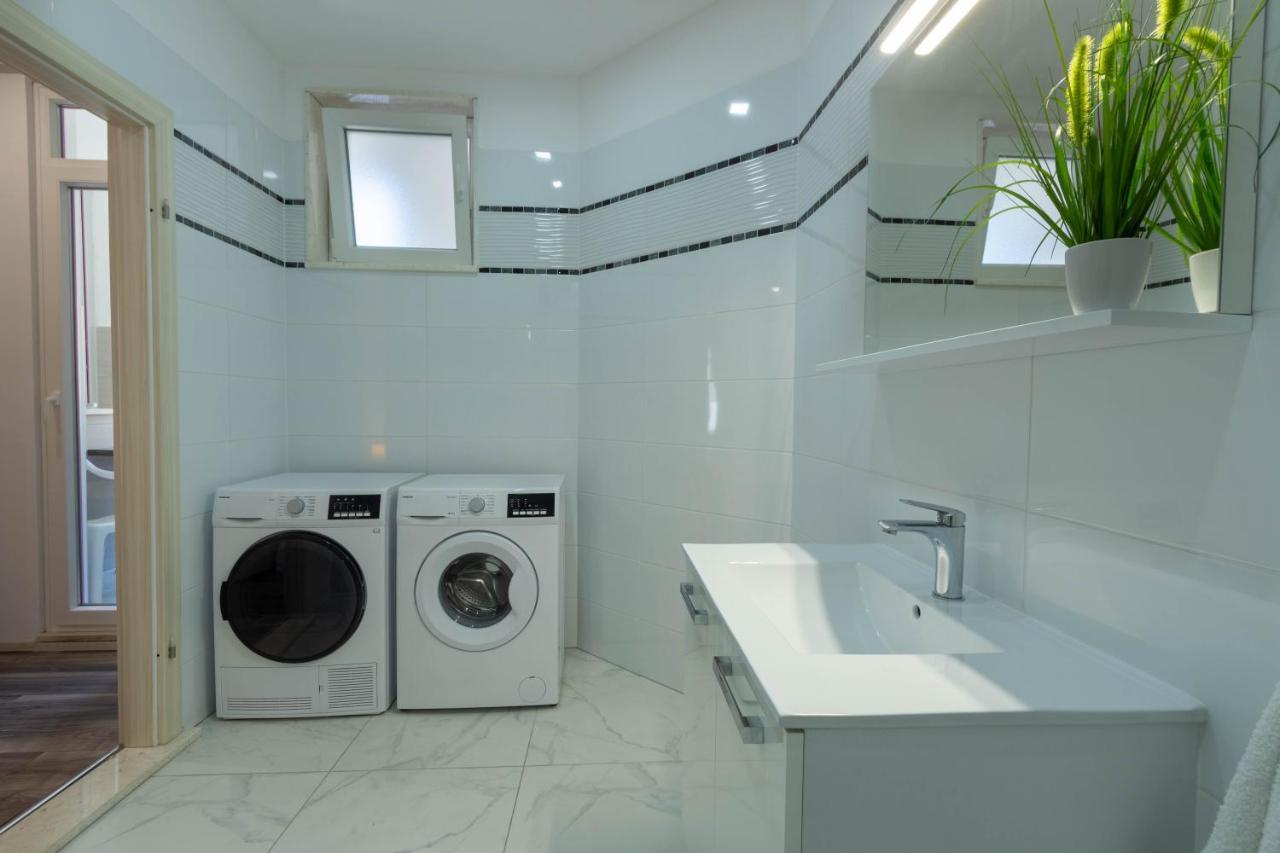 Apartman Dora Podstrana Buitenkant foto