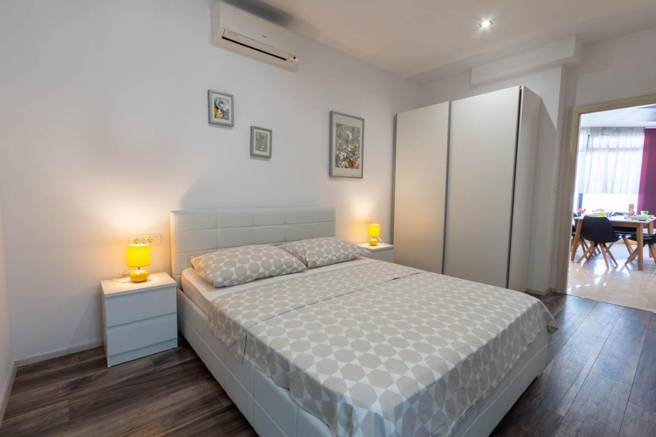 Apartman Dora Podstrana Buitenkant foto