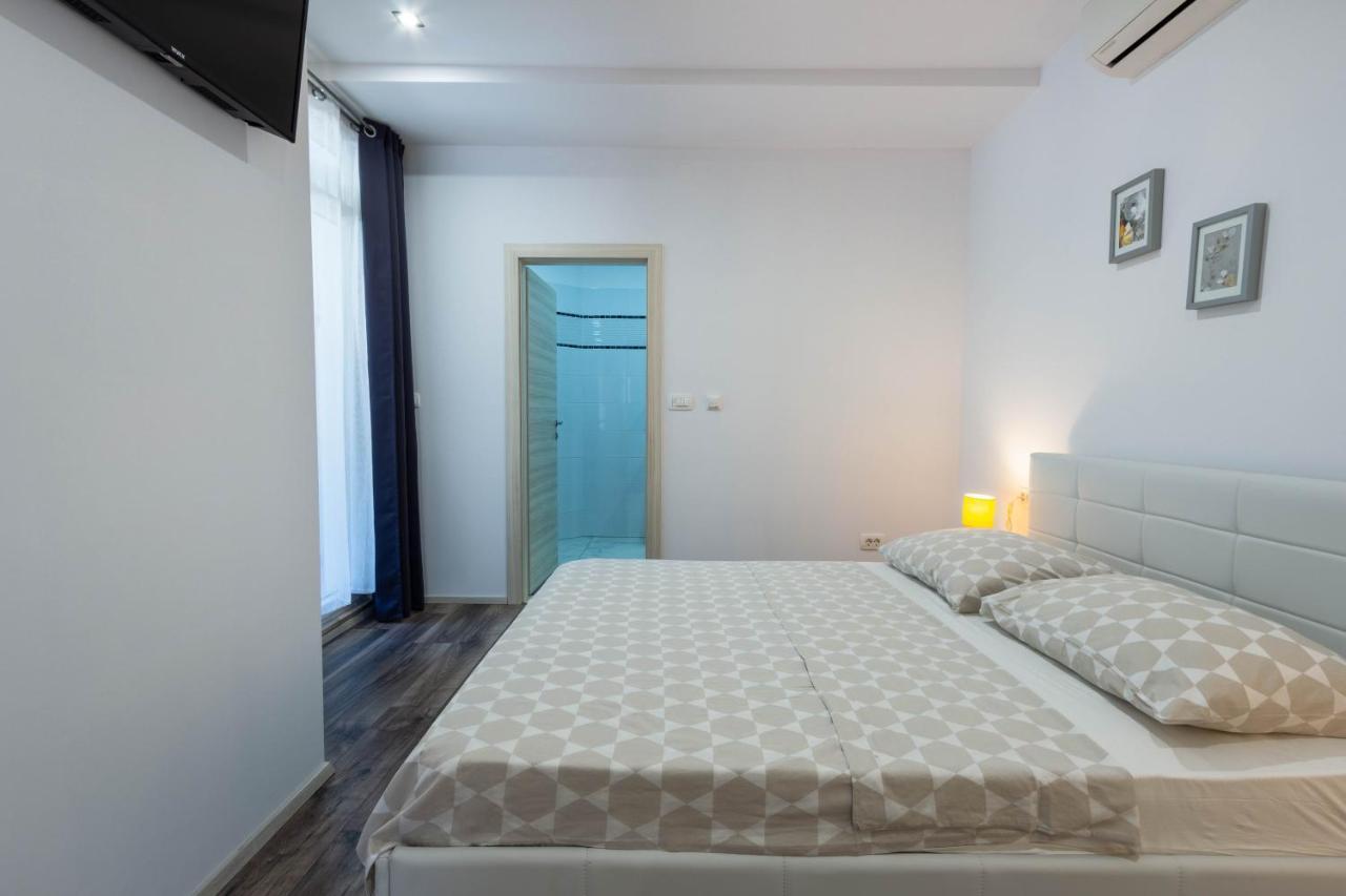 Apartman Dora Podstrana Buitenkant foto