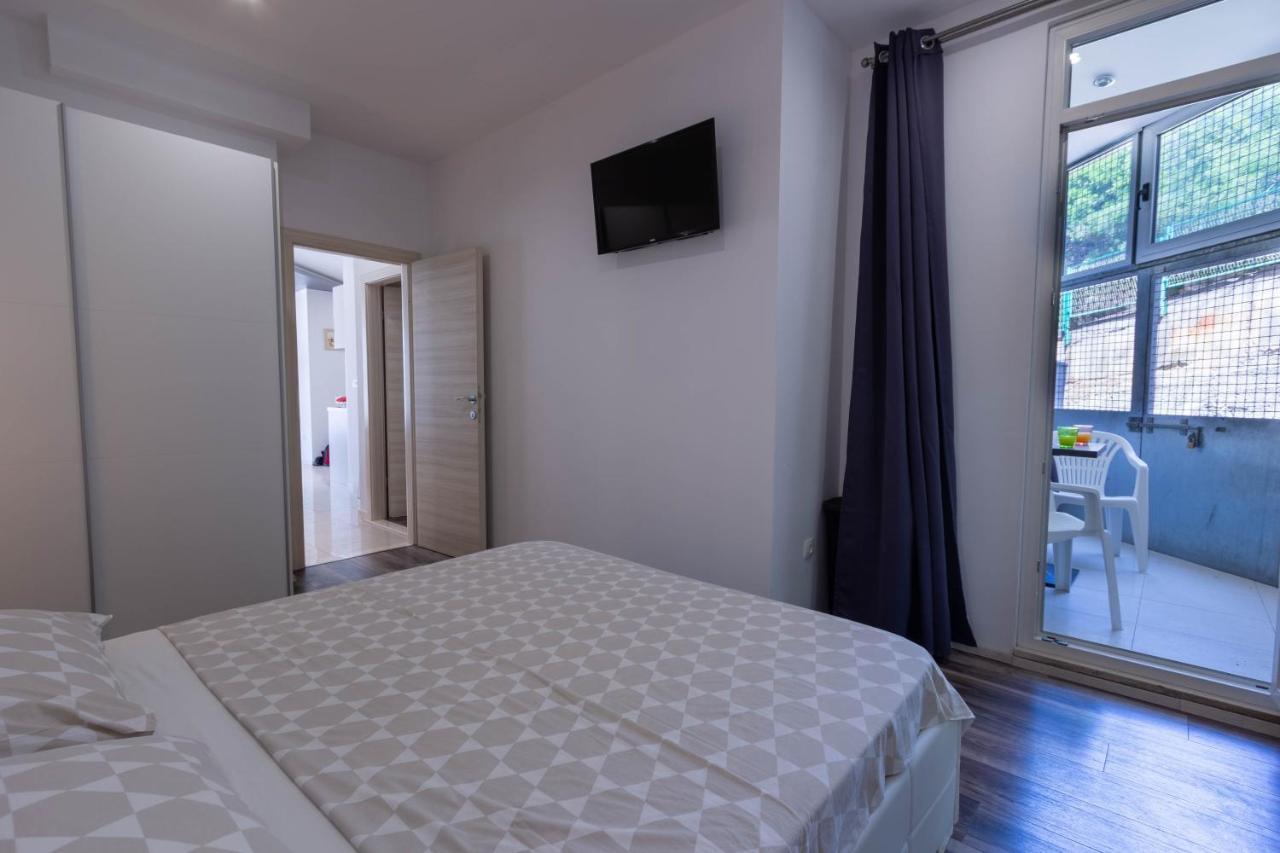 Apartman Dora Podstrana Buitenkant foto