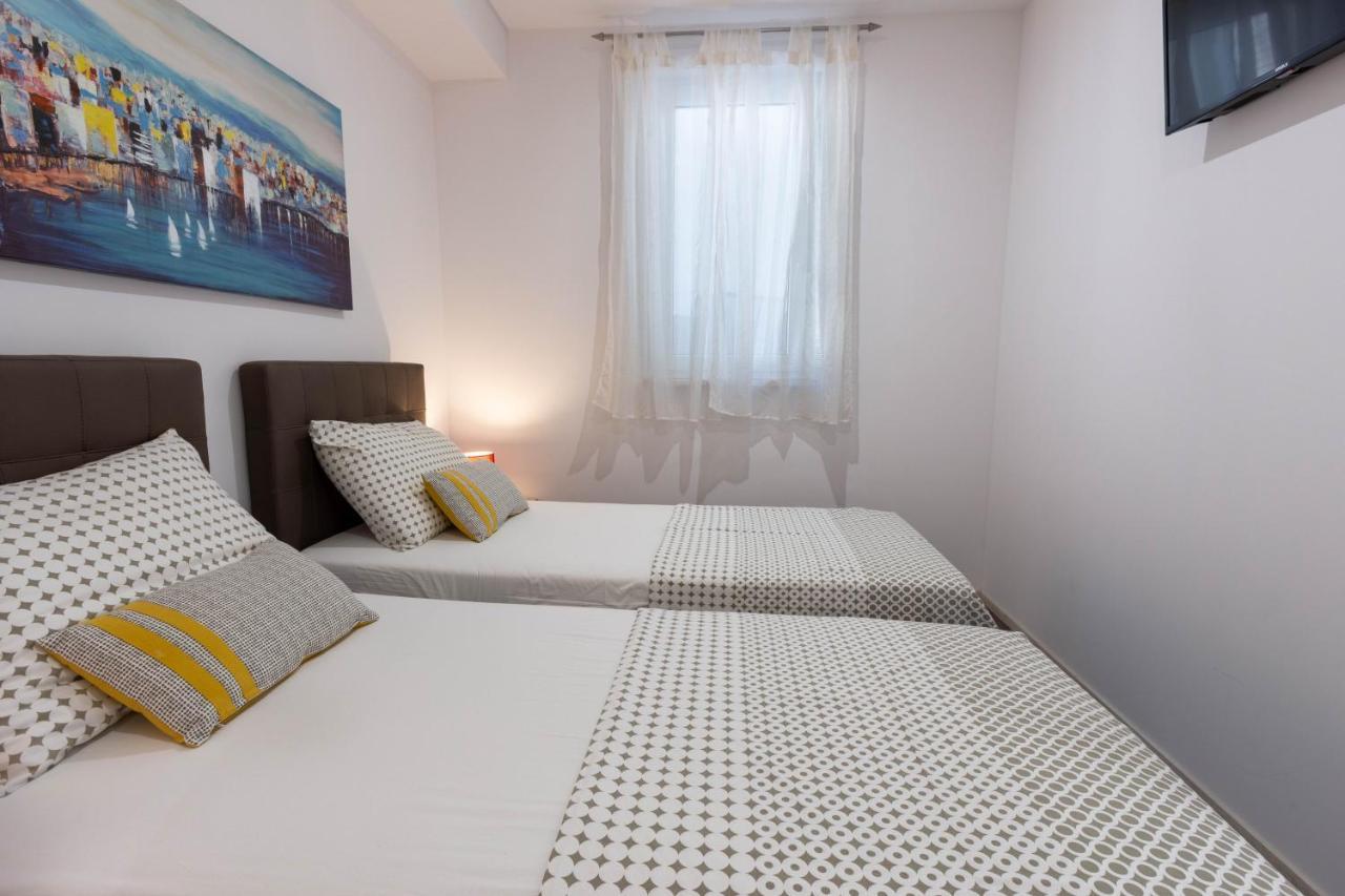Apartman Dora Podstrana Buitenkant foto